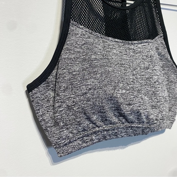 🛍️ 4 for 20$ - Halter Neck Mesh Sports Bra / Grey / M - Picture 2 of 6